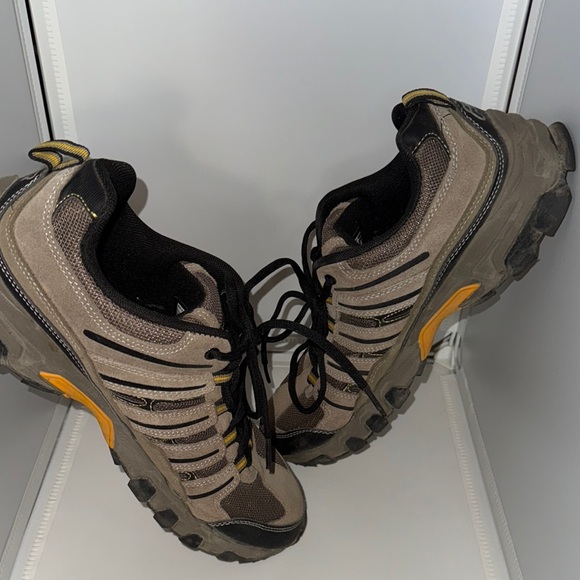 Men's FILA Brown Hiking Shoes - Picture 6 of 7